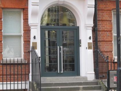 BLOOMSBURY APARTMENTS - image 1