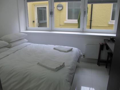 BLOOMSBURY APARTMENTS - image 17