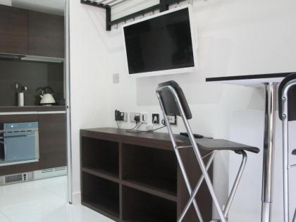 BLOOMSBURY APARTMENTS - image 18
