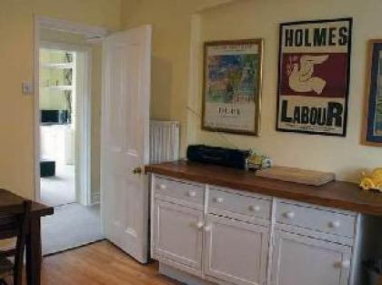 A Home To Rent at Chelsea - The Fulham Apartment - image 6