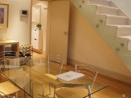A Home To Rent at Chelsea - The Family Apartment - image 18