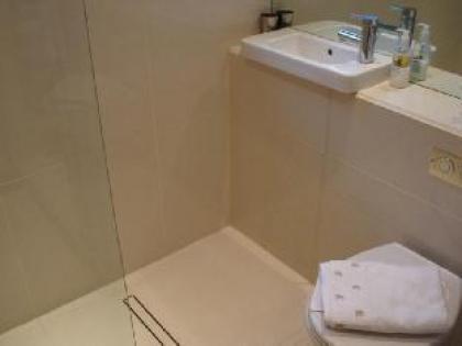 A Home To Rent at Chelsea - The Family Apartment - image 3