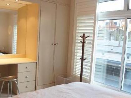 A Home To Rent at Chelsea - The Family Apartment - image 9