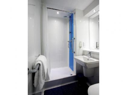 Travelodge Staines - image 11