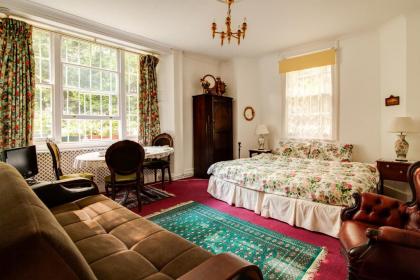 Dawson Place Juliette's Bed and Breakfast - image 2