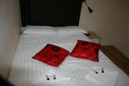 Marble Arch Flats - image 17