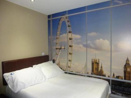 Real Dreams Hotel - image 3