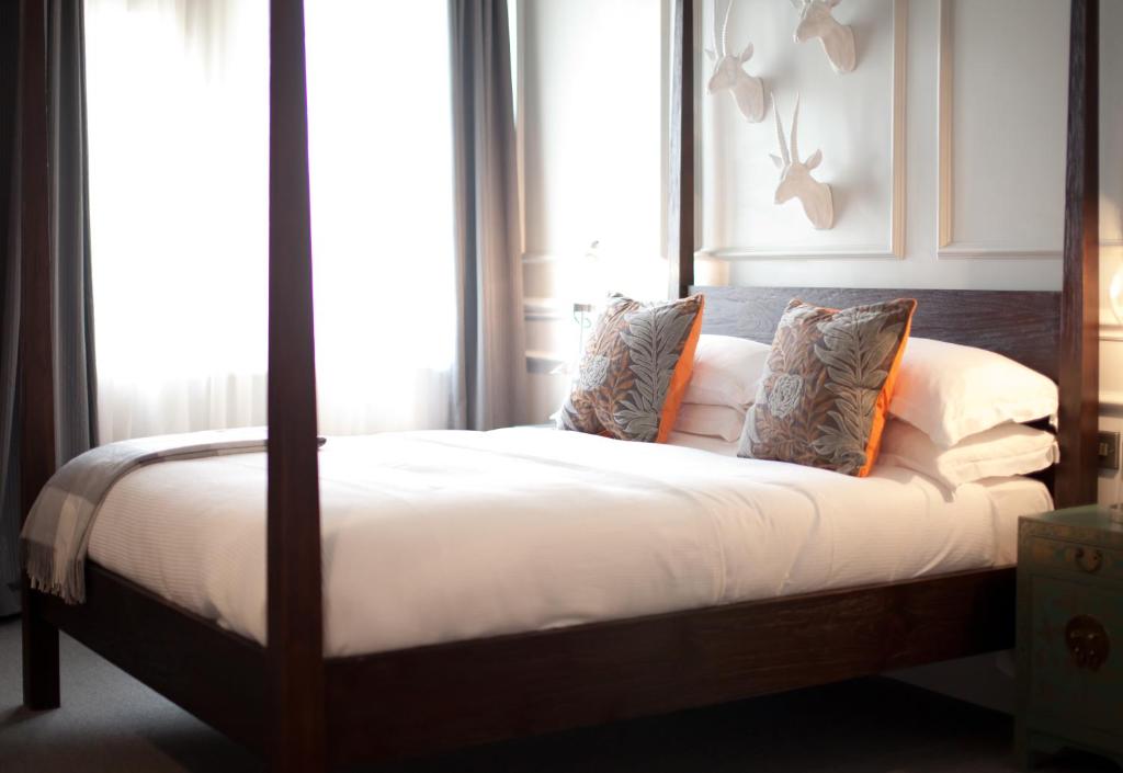 The Warrington Hotel - image 3