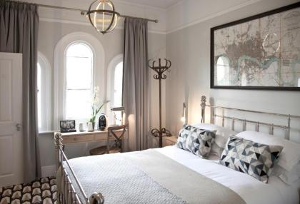 The Warrington Hotel - image 4