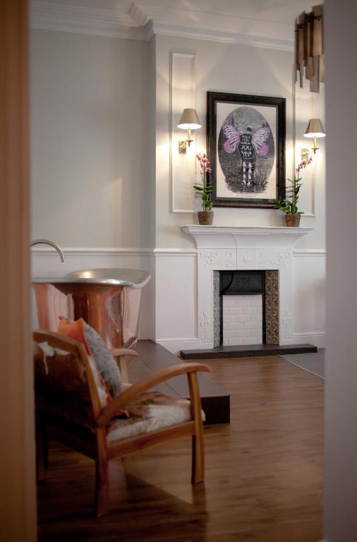 The Warrington Hotel - image 5