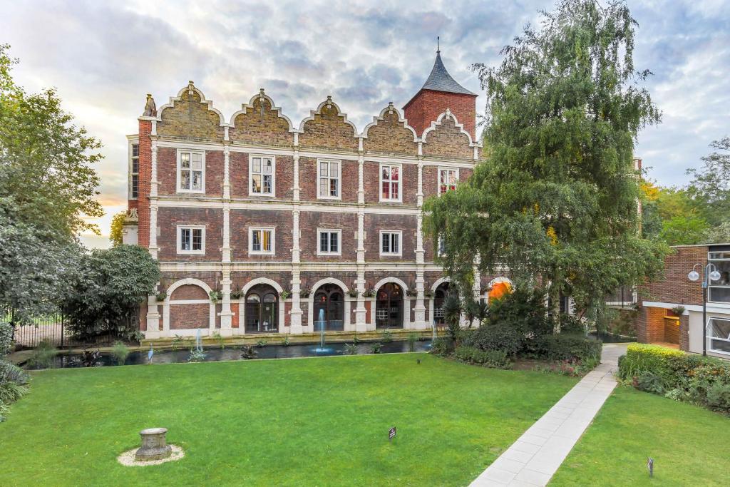 Safestay London Kensington Holland Park - main image