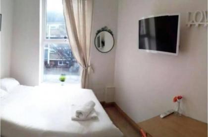 Harrow Rd Rooms by DC London Rooms