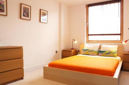 Old Street City Apartments - image 11
