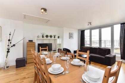 Old Street City Apartments - image 14