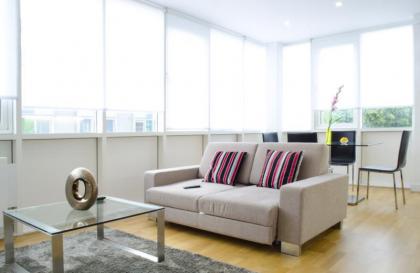 Old Street City Apartments - image 17