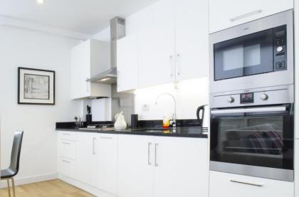 Old Street City Apartments - image 18