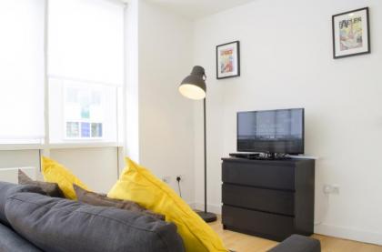 Old Street City Apartments - image 8
