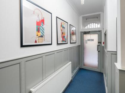 OYO Kings Hotel - image 17