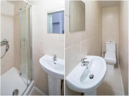 OYO Kings Hotel - image 2