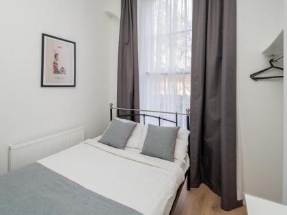 OYO Kings Hotel - image 20