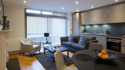 Barons Court Queens Club by Viridian Apartments