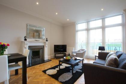 Barons Court Queens Club by Viridian Apartments - image 10