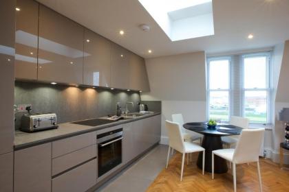 Barons Court Queens Club by Viridian Apartments - image 6