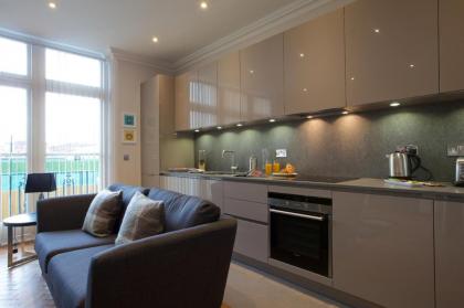 Barons Court Queens Club by Viridian Apartments - image 7
