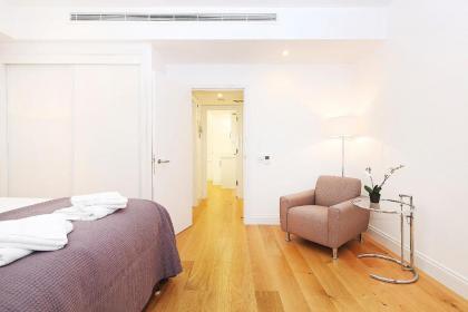 Stayo Oxford Street - image 9