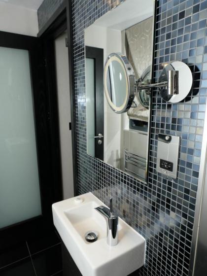 Great St Helen Hotel - image 21