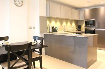 Oxford Apartments - image 15