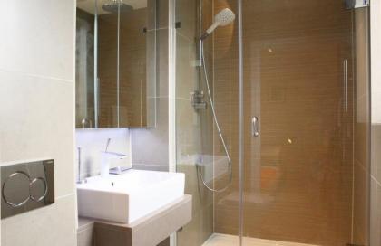 Oxford Apartments - image 6