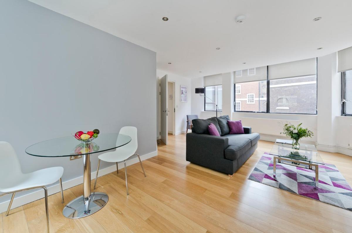 Red Lion Court by City2Stay - image 2
