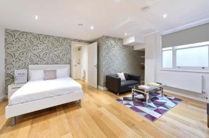 Red Lion Court by City2Stay - image 8