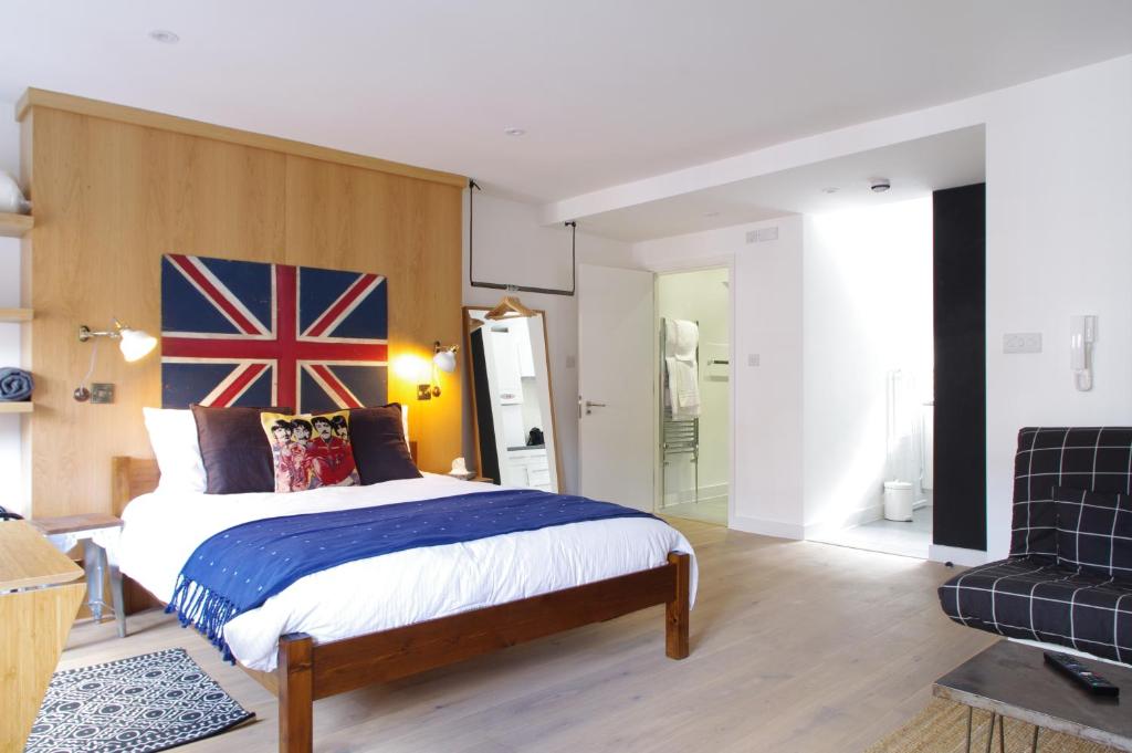 Stylish Fitzrovia Studios W1 - main image