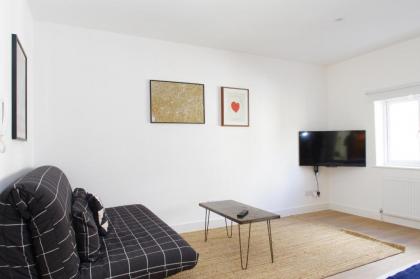 Stylish Fitzrovia Studios W1 - image 12