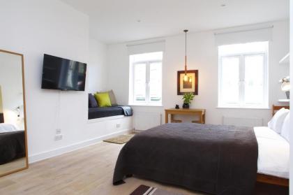 Stylish Fitzrovia Studios W1 - image 8