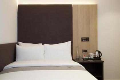 The Z Hotel City - image 6