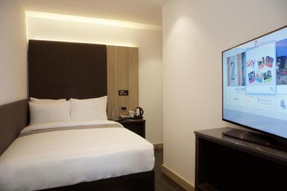 The Z Hotel City - image 9