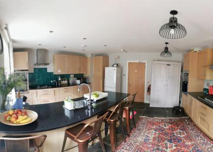 House close to kings cross - image 12