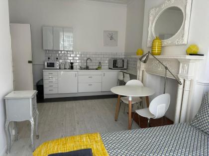 Belsize Park Boutique Accommodation - image 6