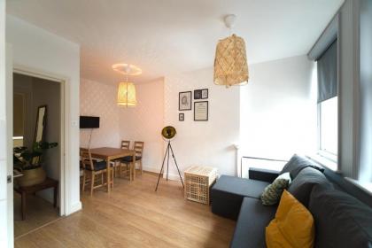 Bright Central London Apartments by DC London Rooms 