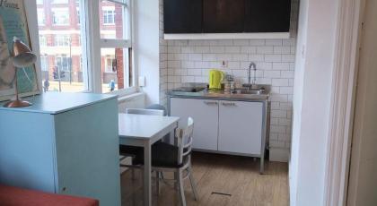 Bright Central London Apartments by DC London Rooms - image 13