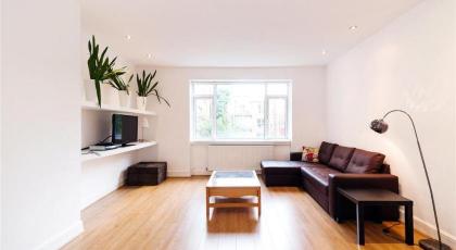 Bright Central London Apartments by DC London Rooms - image 2