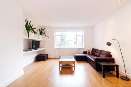 Bright Central London Apartments by DC London Rooms - image 3