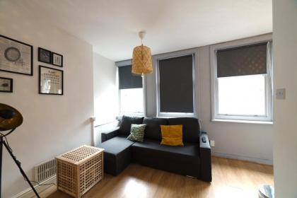 Bright Central London Apartments by DC London Rooms - image 9