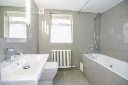 Bloomsbury Residences - image 3