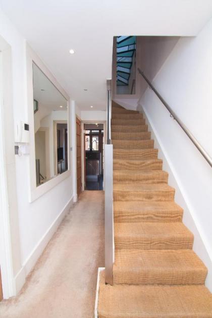 Bloomsbury Residences - image 9