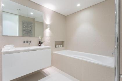 Urban Chic - Chiltern & Baker - image 11