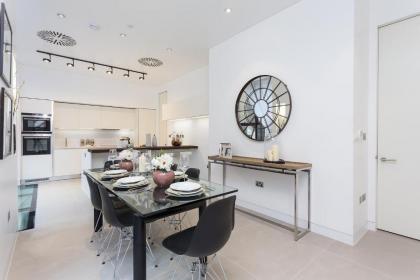Urban Chic - Chiltern & Baker - image 18